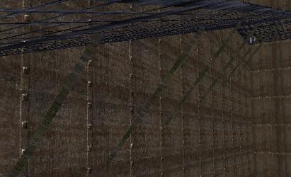 Here you can see the supports holding up the grating platform, taken from my DM-Encarceration (still in development)